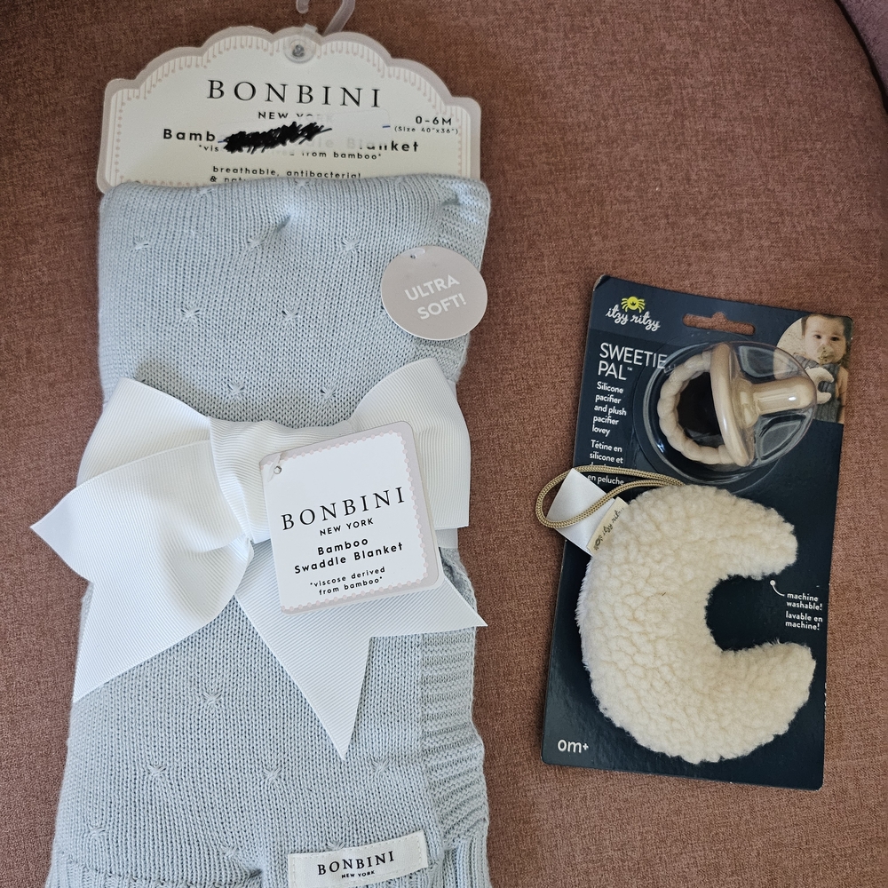 Bonbini Bamboo Swaddle Blanket & Itzy Ritzy Sweetie Pal Set